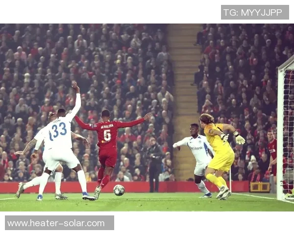 欧冠激战利物浦与巴萨平局红牌争议引发全场热议与数据分析